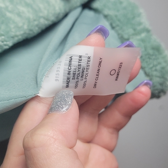 Vince Camuto-NWT-Green Faux Fur Jacket-Size Medium - Picture 6 of 10